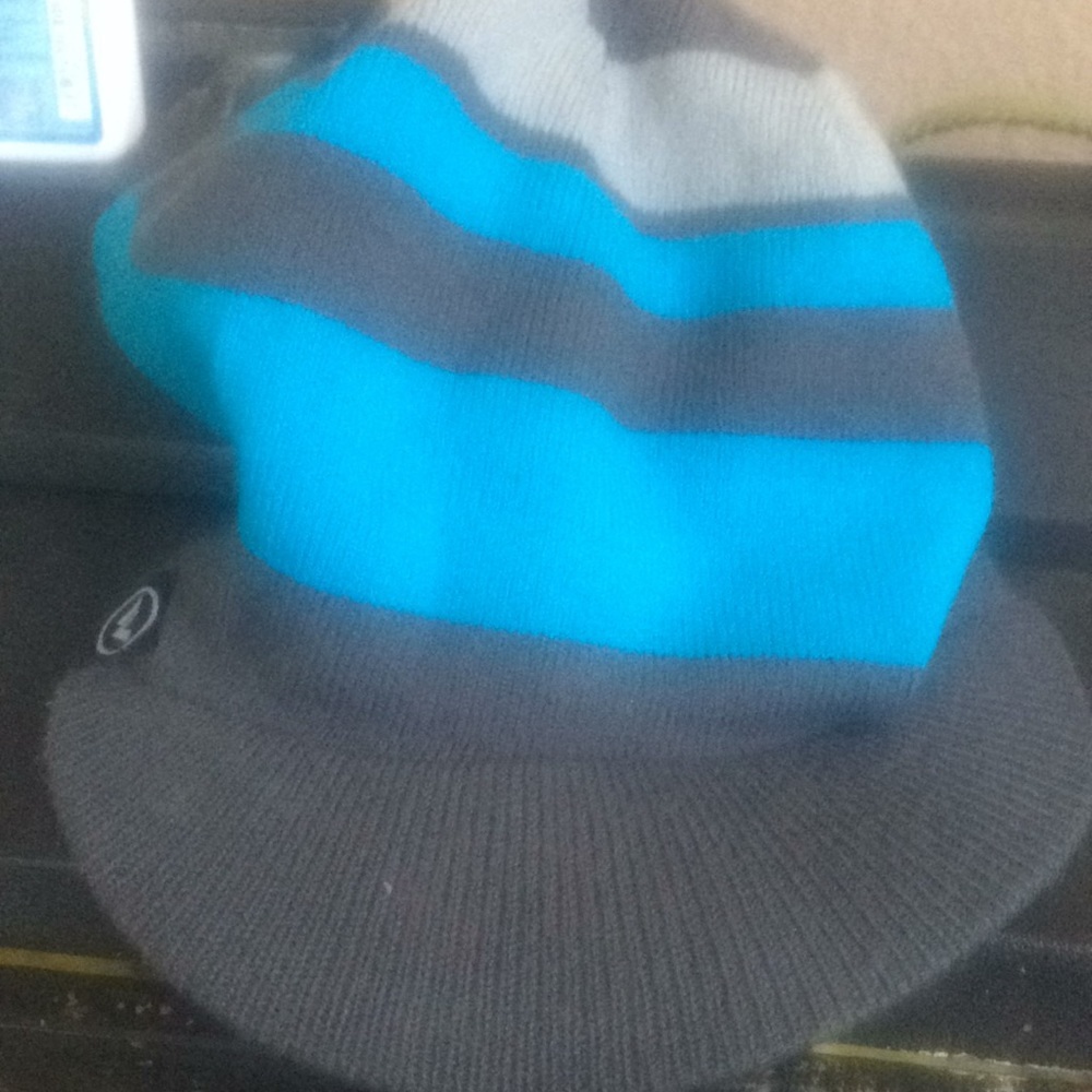FINAL MARKDOWN Ladies brimmed knit cap